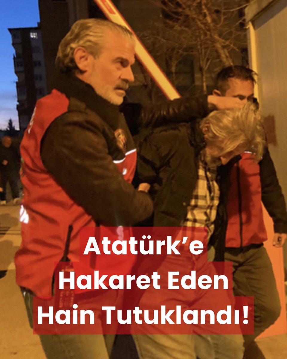 zaferpartisi26's tweet photo. 🔴 KAMUOYU BİLGİLENDİRME

AKP Eskişehir Teşkilatı tarafından düzenlenen iftar organizasyonunda çekildiği belirlenen ve bugün kamuoyuna yansıyan görüntülerde, Cumhuriyetimizin banisi Gazi Mustafa Kemal ATATÜRK'e ağır hakaretlerde bulunan bir haini herkes gibi bizler de öfkeyle izledik.

Hangi ortamdan ve kimden cesaret aldığı soru işareti olan bu şahsın akıbetiyle ilgili İl Başkanımız Hasan Demir'in gün içerisinde yayınladığı basın metnini buraya bırakırken, konuya süratle ve titizlikle yaklaşarak re'sen soruşturma başlatan Cumhuriyet Başsavcılığı'na ve Eskişehir Emniyet Müdürlüğü Güvenlik Şubesi personellerine teşekkür ediyor; sürecin ve şahsın takipçisi olacağımızın bir kez daha altını çiziyoruz.

Zafer Partisi Eskişehir İl Başkanlığı