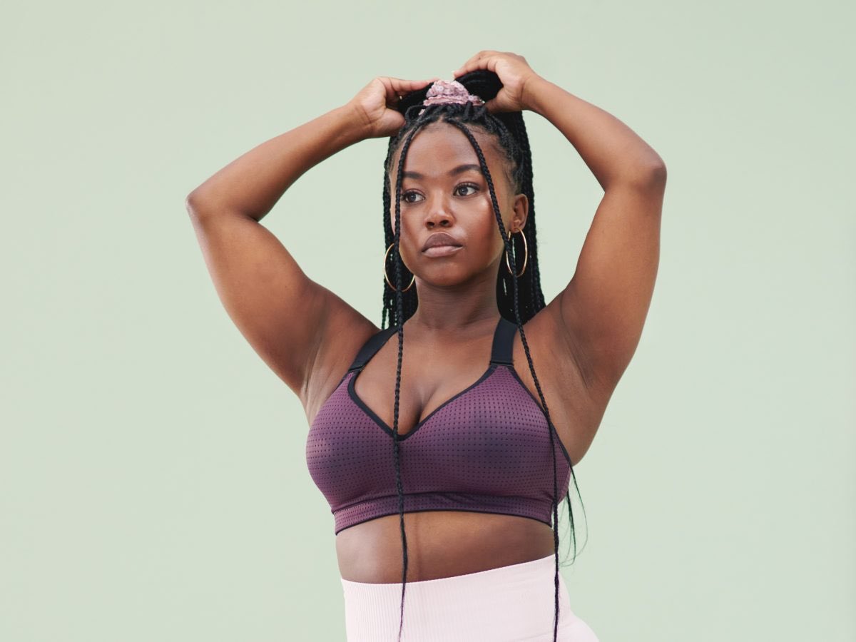 Essence's tweet photo. Beauty and wellness just got a glow-up! See which trends ESSENCE editors are actually embracing this year — from bold makeup moves to mindful self-care rituals. Read more:https://t.co/JVk3VI0Lml https://t.co/R1sxHX3VIz