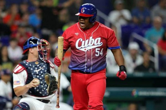 #Béisbol🇨🇺⚾️🧢 | Diamante del mundo: todo lo que arde rumbo al Clásico 2026

#Cuba, presente en todas las ediciones, regresará al escenario universal con la memoria de su tradición y el desafío de abrirse paso en un grupo exigente...

👉cubasi.cu/noticia/diaman…