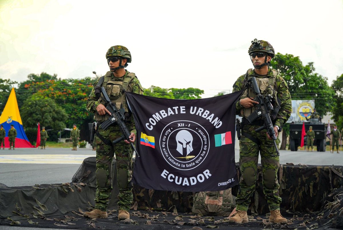 🇪🇨 Con total compromiso participamos en la ceremonia por los 197 años del Ejército Ecuatoriano y el Día del Civismo y la Unidad Nacional, reafirmando que en tiempos decisivos la unidad es compromiso en acción. Desde la nueva CTE trabajamos con firmeza por la seguridad vial, el