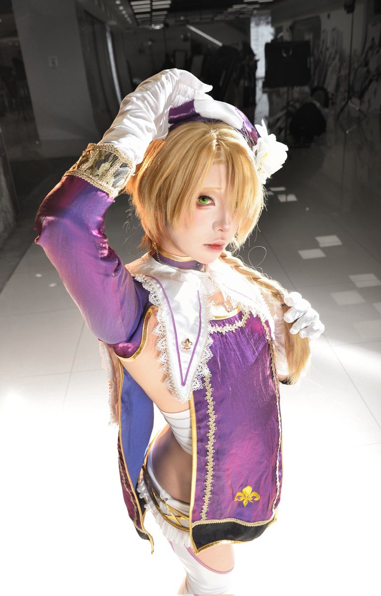 qiuqiurem's tweet photo. 「彼は百合のように純粋だったはず」#娼年ジャンヌ #池咲ミサ #娼年贞德 📷：@zichenxuan https://t.co/A3cLWzXMUS