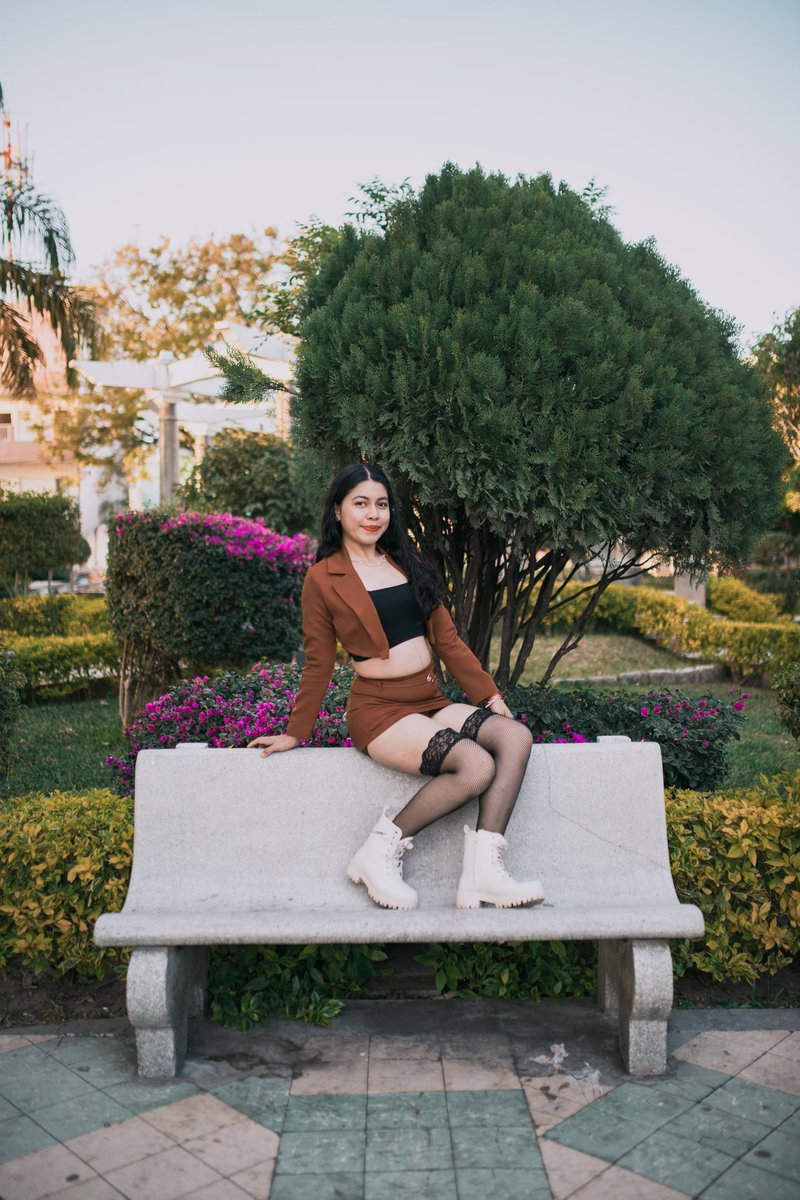 saradaniela421's tweet photo. ''Aunque para muchos parezca que ya estás derrotada, en realidad solo estas muriendo a lo que fuiste para renacer con más fuerza".🔥💜
- Fredy Jiménez🎀
Fotografía 📸: @rvnd2124
Locación: Río Verde, SLP.💚 🌿
#rioverde #slpmx #fypシ ❤️ #virals #sesiondefoto https://t.co/WqmzjfDzv5