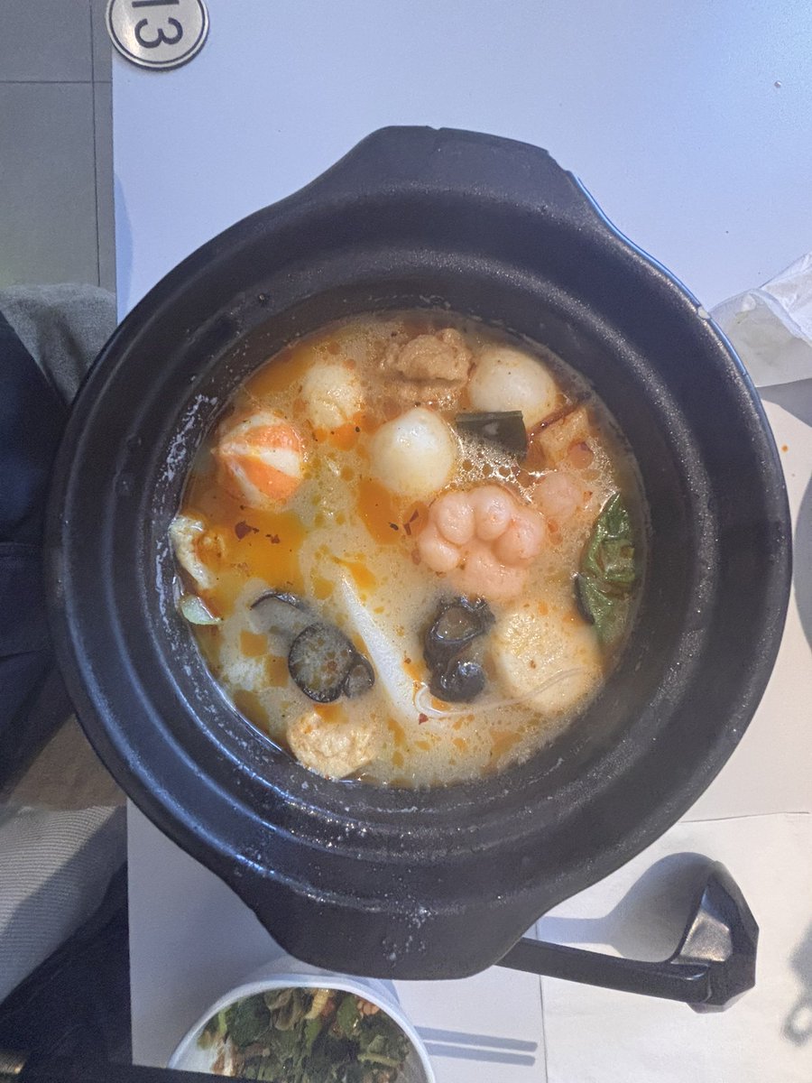 DJ burger 🍔🐯🎵 tweet media