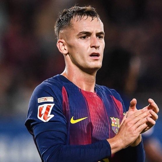 ManagingBarca's tweet photo. 🚨🚨| Marc Casadó missed some training last week due to VOMITING but is now fully back and fit. 

[@jordicardero] 🔙 https://t.co/TDu6dcjqgH