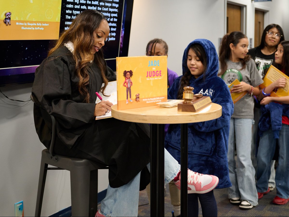 dallasschools's tweet photo. 📚🎉The sixth annual African American Read-In was a success!
View more photos here.  
https://t.co/SrDY29lFqY https://t.co/PLmxi6kpX0