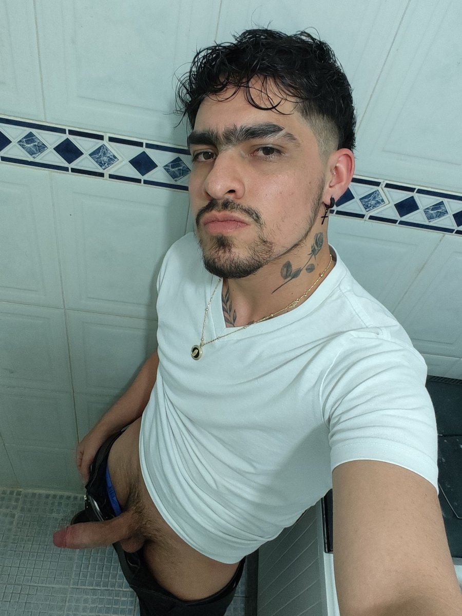 XCharlieX tweet media