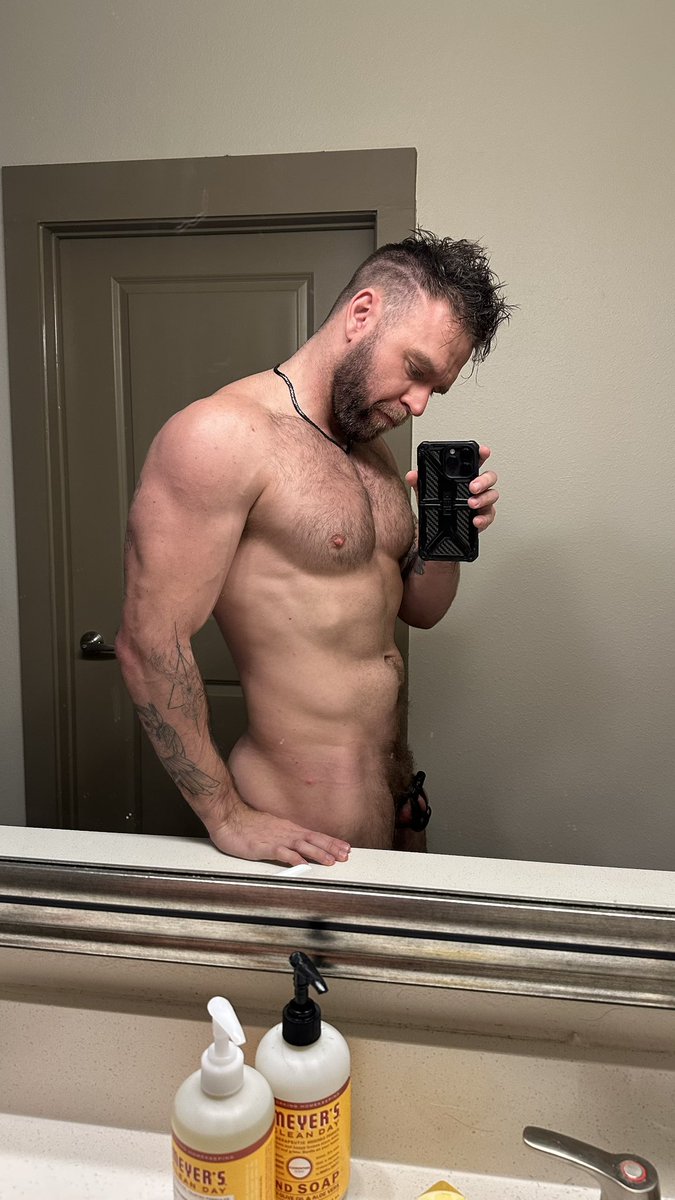 DieterWolfe_XXX's tweet photo. Good roided himbo pups are locked to focus on growth and submission. 

So glad my bf @justincasex3d is just of a freak as me 😘👀⛓️🐶😜👬🏻 https://t.co/Ykh2dxODfE