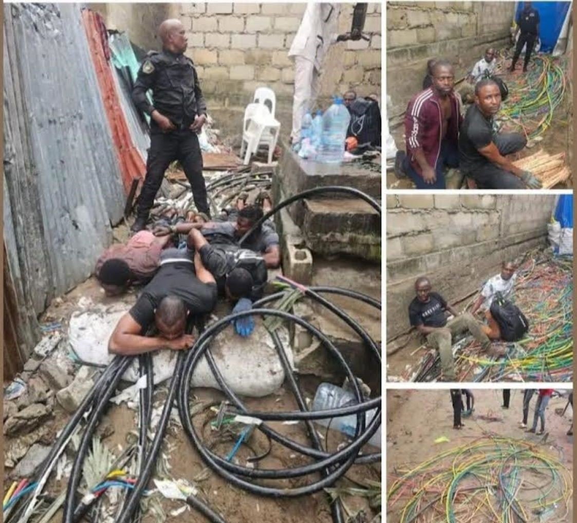 Congo7En_'s tweet photo. Une opération de sécurité menée au stade Concorde, dans la région de Manyanga a conduit à l'arrestation de 8 personnes accusées de vol de câbles électriques, un comportement qui provoque des coupures de courant et affecte les habitants de Brazzaville et de la République du #Congo https://t.co/TmWV1z0e5o