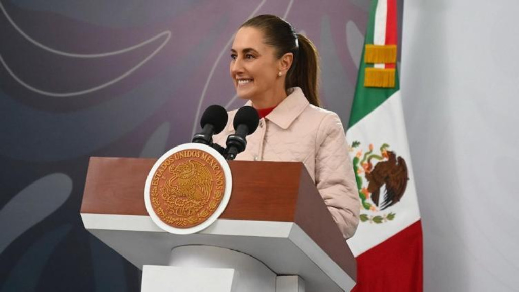 🫂💗 | Seguiremos enviando ayuda a #Cuba🇨🇺, afirma presidenta de #México🇲🇽

La  presidenta de México, Claudia Sheinbaum, mencionó hoy la llegada desde este país de un segundo cargamento de ayuda humanitaria a Cuba...

👉cubasi.cu/noticia/seguir…