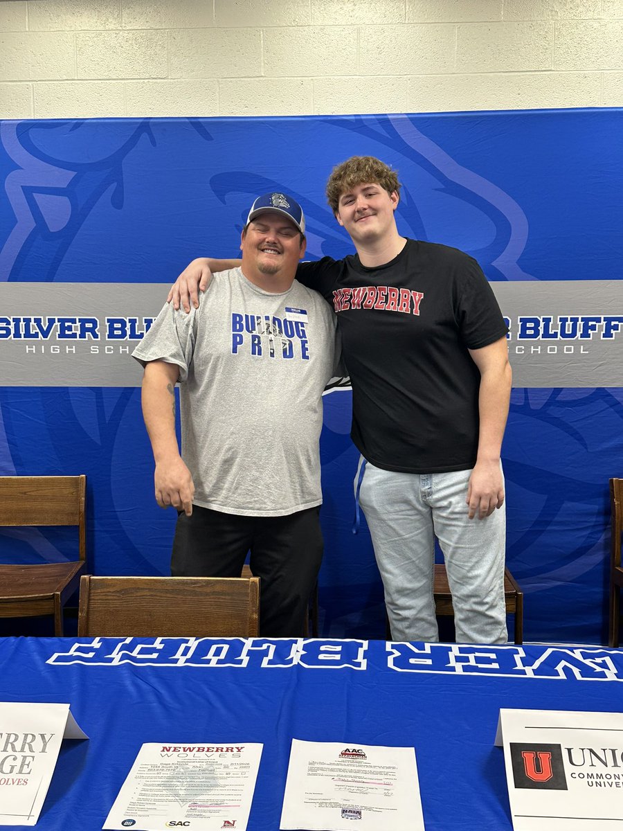 gagekirkbride73's tweet photo. WOLF PACK 🐺 | signing day 2026
@CoachKitch4 @MitchHall15
@CoachFlynn_NCFB @CoachPaxtonC
@CoachCWatson19 @CoachJuwanMoy
@bigneal51 @G_Yeldell7 https://t.co/3fhggv9H0h