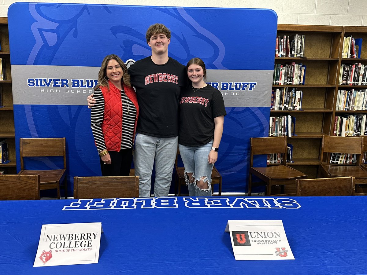 gagekirkbride73's tweet photo. WOLF PACK 🐺 | signing day 2026
@CoachKitch4 @MitchHall15
@CoachFlynn_NCFB @CoachPaxtonC
@CoachCWatson19 @CoachJuwanMoy
@bigneal51 @G_Yeldell7 https://t.co/3fhggv9H0h
