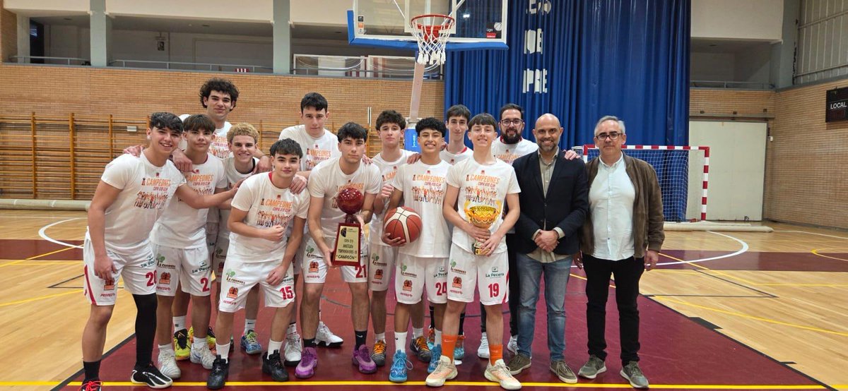 psoeillescas's tweet photo. Estuvimos este fin de semana junto al equipo junior del CB Illescas en un momento histórico para nuestro municipio.

Tras vencer al Globalcaja Cuenca en la final, se proclamaron campeones de la Copa U19 de Castilla-La Mancha.

Enhorabuena a jugadores, cuerpo técnico y familias. 
¡Orgullo de cantera y de Illescas!