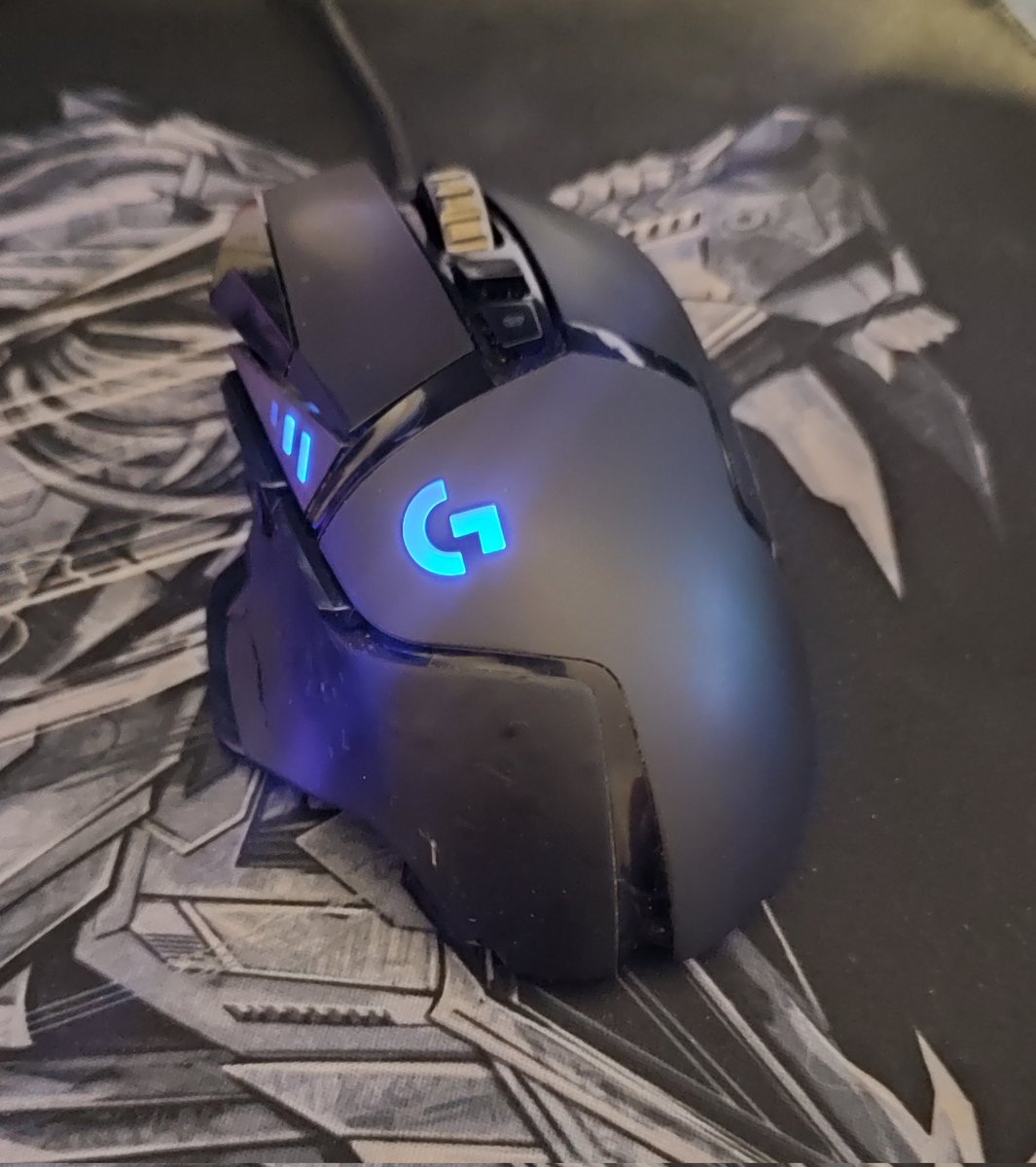 Segunda vez que arreglo el ratón, la primera vez fue el click derecho y la segunda el izquierdo (que sabía que iba a pasar próximamente) así que ya tengo ratón para otros cuantos años 😊