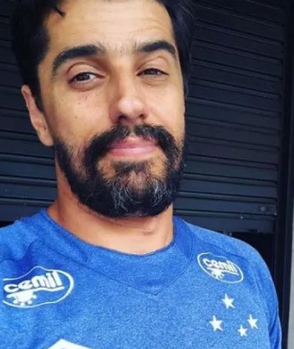MundinCapetinha's tweet photo. Fala, tropa!🔵✨

Meu tio, cruzeirense ROXO, tá num concurso da torcida pra ganhar ingresso pro clássico contra o Atletico Mineiro pela final do campeonato mineiro.

O cara é Cruzeiro doente e o sonho dele é tá lá no Mineirão nesse jogo. 

Vamos dar essa moral pro coroa?

Só clicar aqui e votar em Alberto Cowboy👇
https://t.co/JZUDGMKVp0