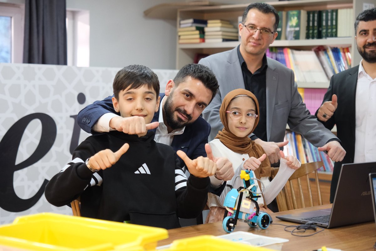 BatmanIcathane's tweet photo. Genel Başkanımız Sn. İbrahim Beşinci’yi; gençlerimizin hayallerini üretime dönüştürdüğü İcathanemizde ağırlamaktan büyük mutluluk duyduk.

Ziyaret kapsamında öğrencilerimiz, yürüttükleri projeleri ve çalışmalarını bizzat kendileri anlattı.

Gençlerimizle gurur duyuyoruz.

#İcat https://t.co/eqLvDUEwsp