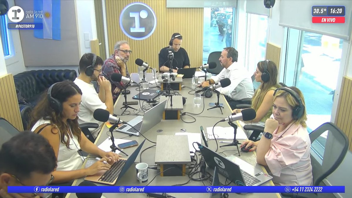 radiolared's tweet photo. 🗣 🎙 AHORA – MESA ESPECIAL EN #PASTOR910: Lucía Gardel (subeditora de Chequeado), Facundo Nejamkis (Director Opina Argentina) y Gustavo Marangoni (Politólogo), con @facupastor y equipo.

Seguinos en VIVO 👉 https://t.co/CTmFOAWPVy https://t.co/ol4VqeJdj8