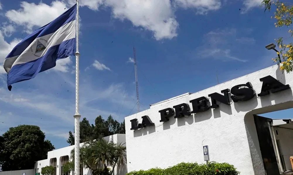 Felicitaciones a La Prensa (<a href="/laprensa/">LA PRENSA Nicaragua</a>)  por su centenario siendo el periódico más antiguo y una de las fuentes de noticias más confiables de Nicaragua. 

Durante un siglo, La Prensa ha mantenido informado al pueblo nicaragüense, lo que da testimonio de la resiliencia y el