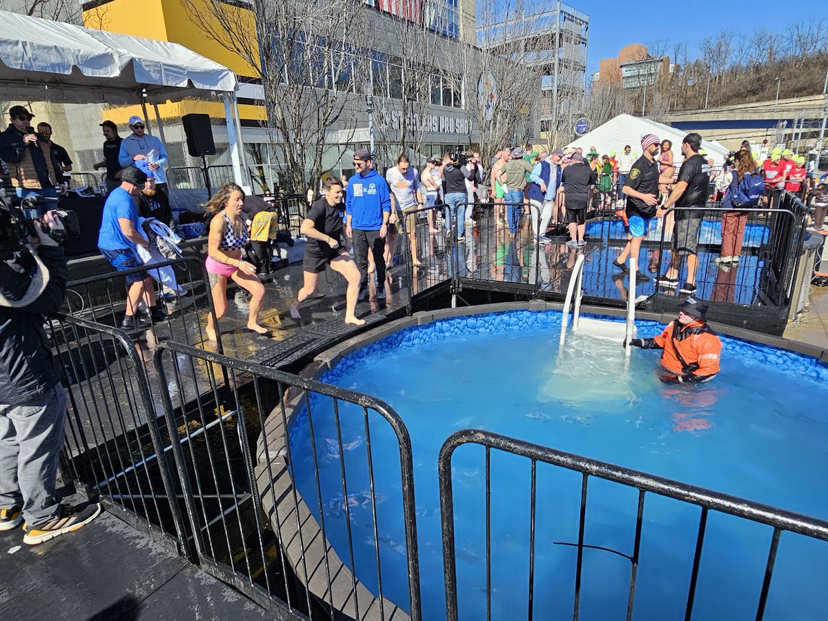 AChousingPD's tweet photo. This Saturday, ACHA Police and ACHA staff proudly took the Polar Plunge in support of Special Olympics! 🥶❄️   It was freezing, but supporting such an incredible cause makes it more than worth it.   We’re proud of our officers and staff who showed up, jumped in, and gave back. 💙 https://t.co/nOpUXMhJJE