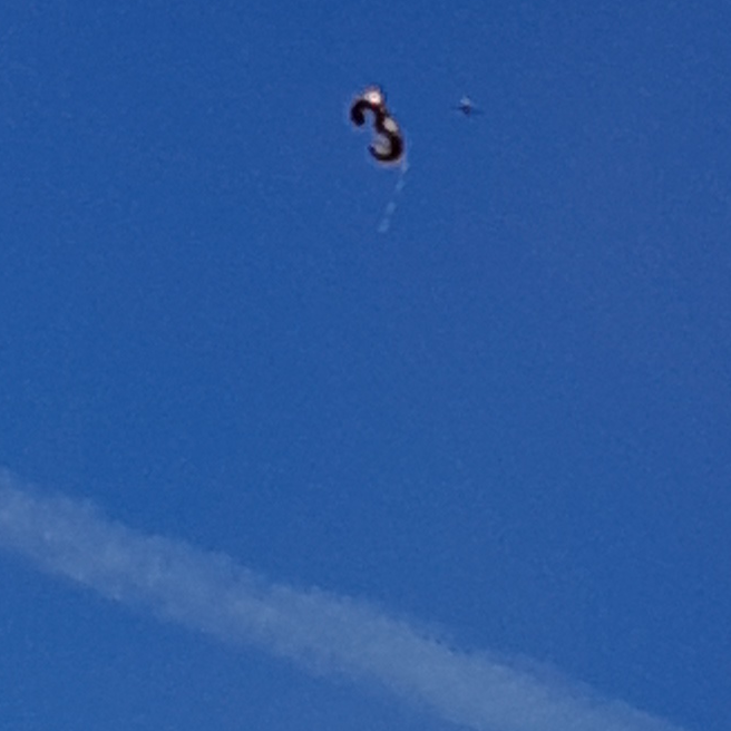 plumeplotter's tweet photo. There may have been a disappointed 3-year-old in #Kingsway #Glos today. 3️⃣🎈 #BlueSky https://t.co/xkjd2NAB7S