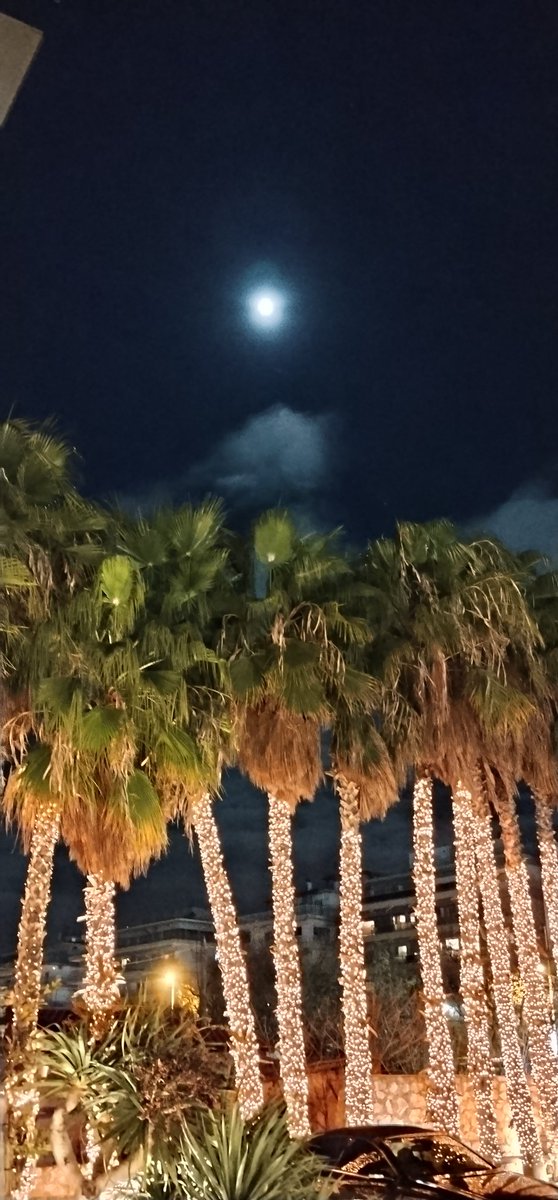 giota110819's tweet photo. Να σε κοιτάζω...
Να χαμογελάς... https://t.co/TdZ87v3dh6