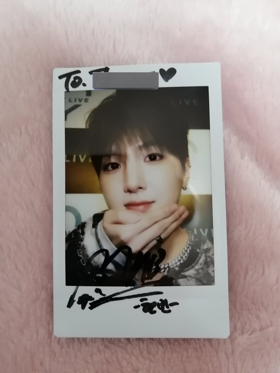 🌕| 📝 | INFORMATION  

Votre admin a pu participé à l’achat des goodies de Y26 et a pu faire passer un petit message aux fans français.es de notre Hyunbin 🥹🩵

©️: <a href="/MHyunbinFrance/">Moon Hyunbin France (문현빈 France)🌕</a> 

#MoonHyunbin #HYUNBIN #문현빈 #싸이퍼 #CIIPHER #CPR #Pengbin🐧 #FANTASYBOYS #Y26