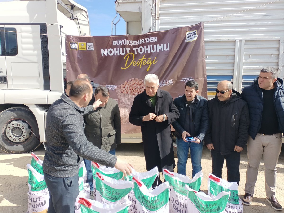 Hutashyk's tweet photo. Dr.Sadık Sefer  "Desteklerinden dolayı Konya Büyükşehir Belediye Başkanımız Sayın Uğur İbrahim Altay bey'e çok teşekkür edip. Bereketli toprakları alın teri ile işleyen çiftçilerimize bereketli ve hayırlı kazançlar dilerim," diyerek çiftçilerimizin Ramazan ayını kutladı. https://t.co/ioCl0mNqUi