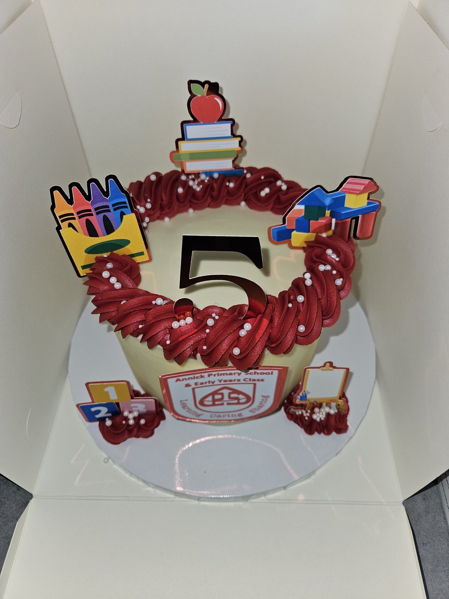 Annick PS & EYC tweet media