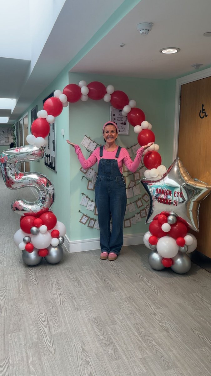 Annick PS & EYC tweet media