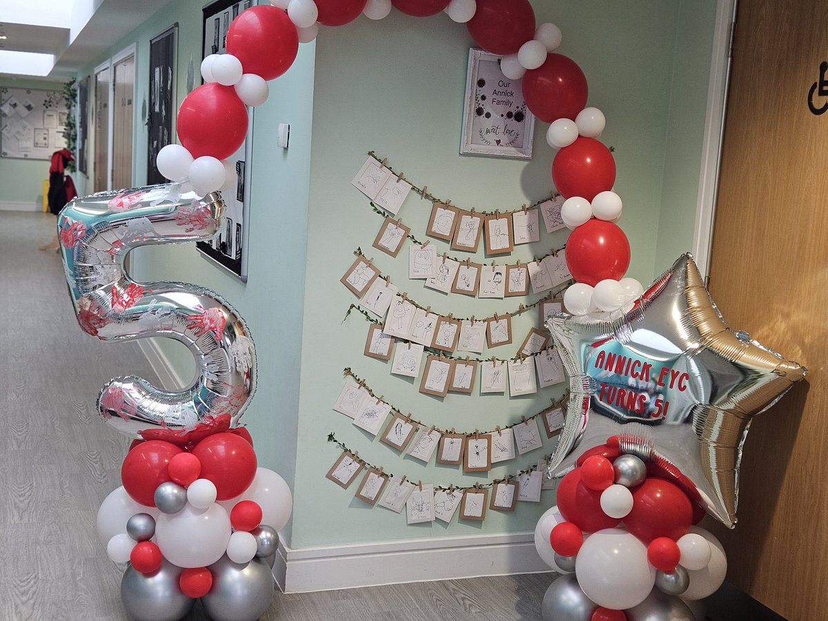 Annick PS & EYC tweet media