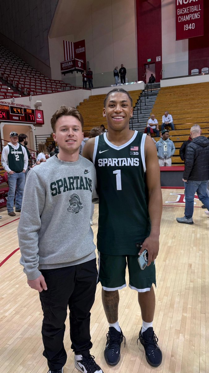 MichaelJSego's tweet photo. @tracywolfson @IndianaMBB My son and I were there, too! 
Go Green! 💚 https://t.co/ucYd4MiEEP