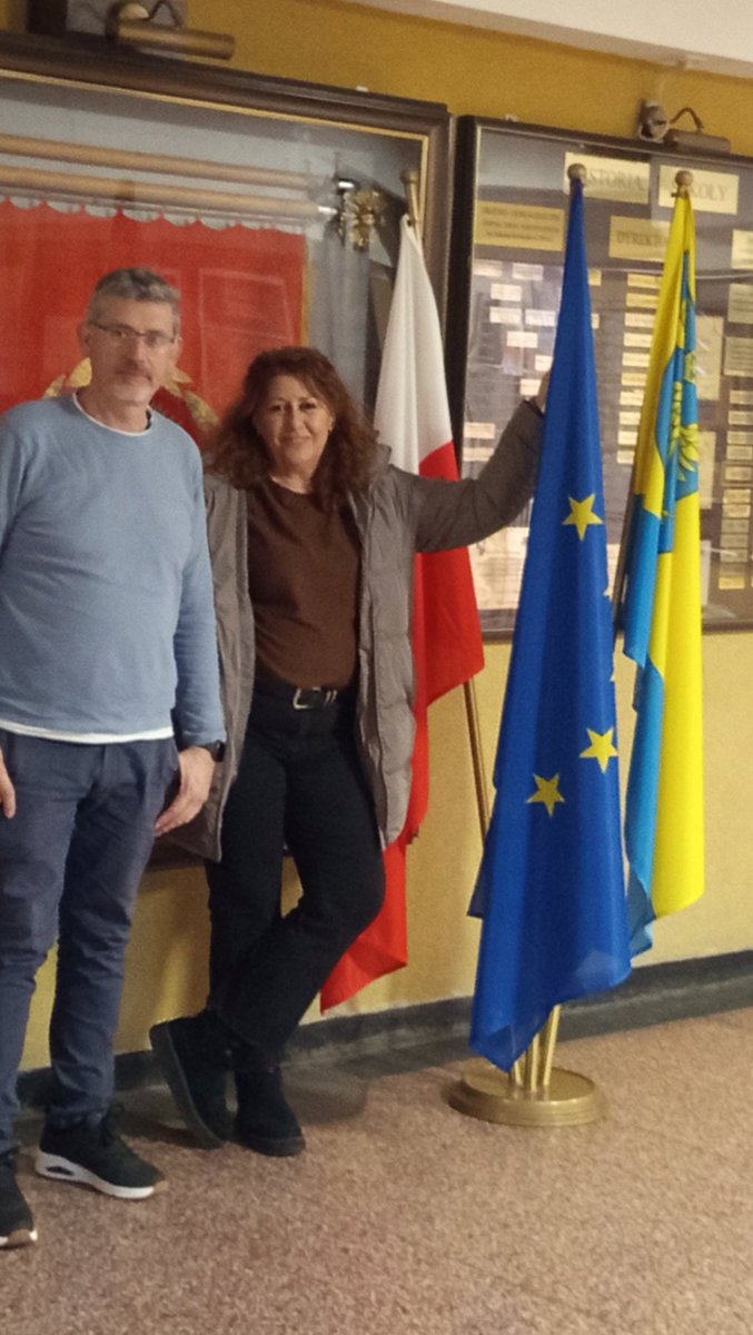 Asesoria de EF y Artística tweet media