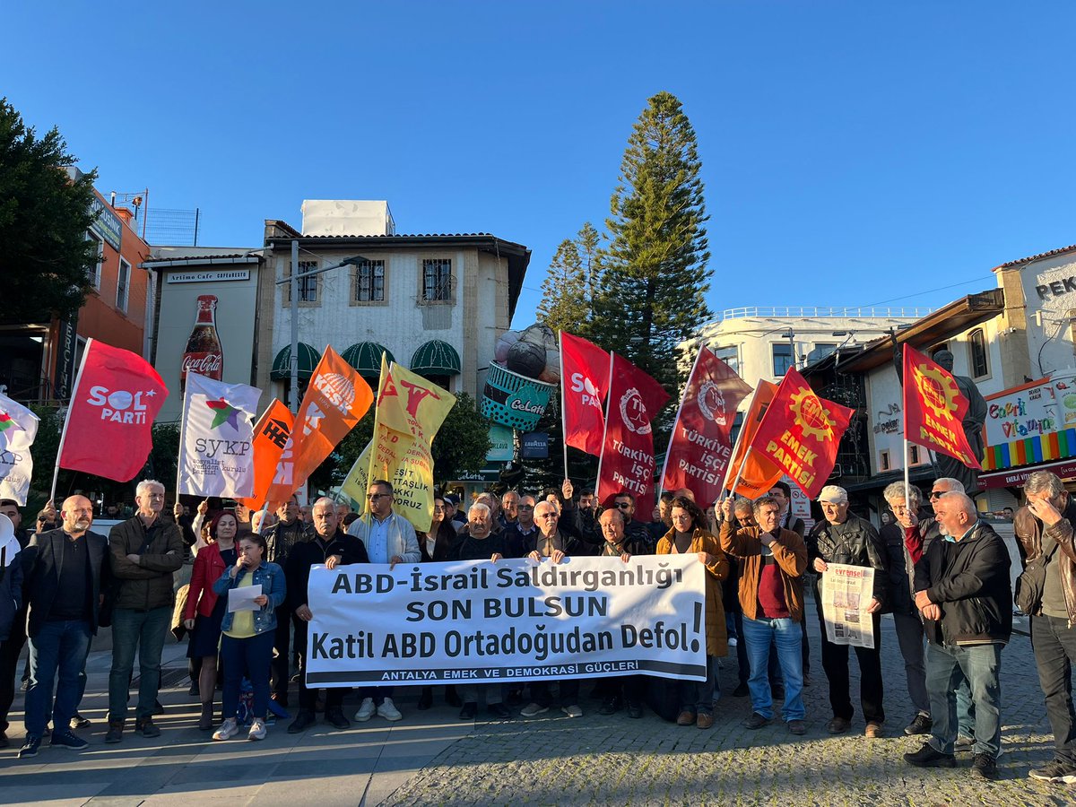 antalyaemep's tweet image. Gazze’den İran’a, direnen halkların yanındayız. Savaş politikalarına karşı barışı ve kardeşliği savunuyoruz.

​Yaşasın Halkların Kardeşliği!
Kahrolsun Emperyalizm!

#emekpartisi
#antalya
#emep