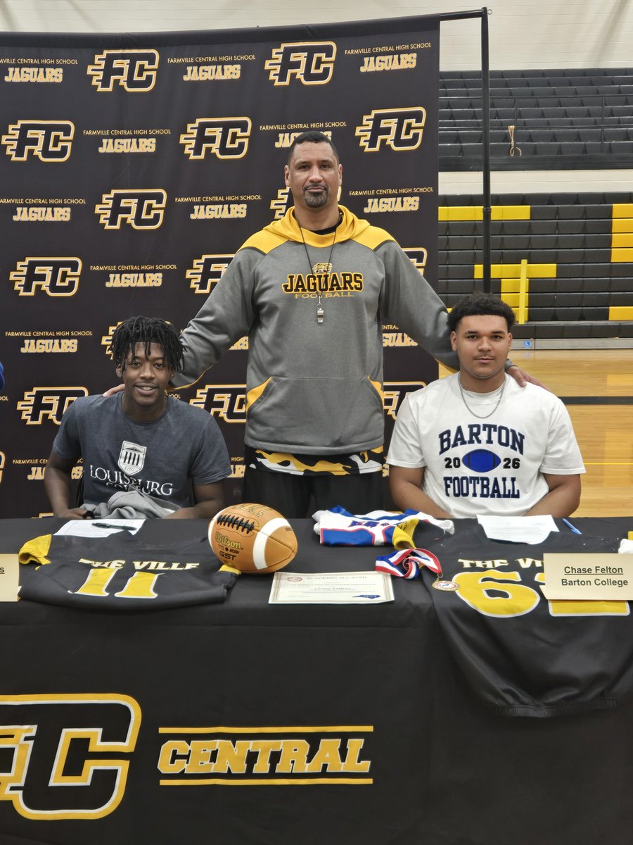 Ron W. Cook: Head🏈Coach @ The Ville tweet media