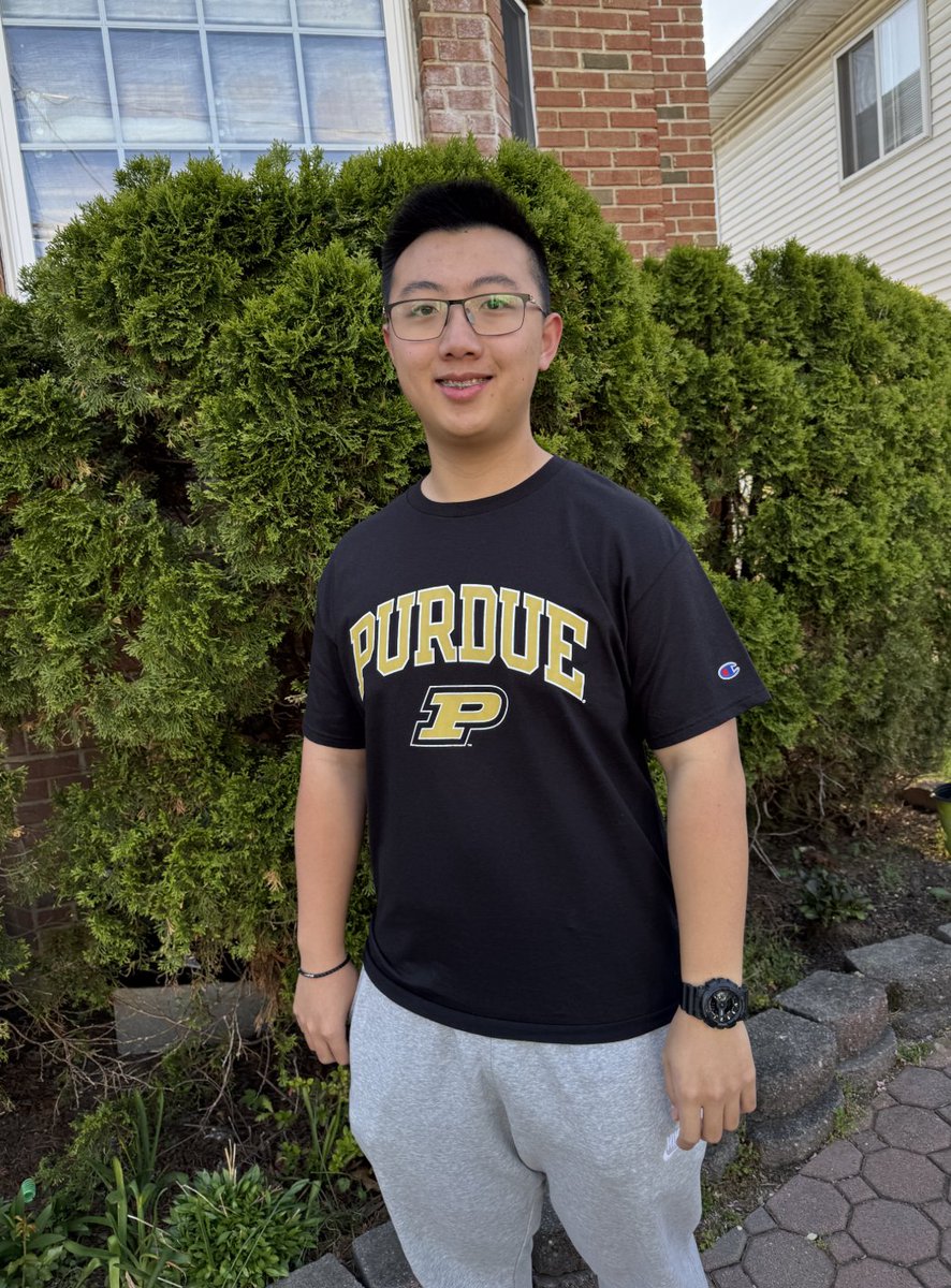 Unigo Scholarships tweet media