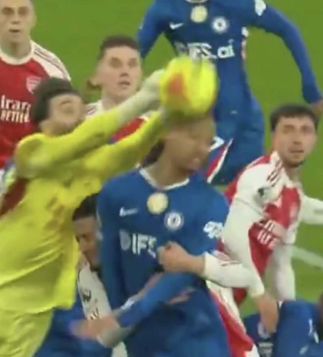 robtuvey tweet media