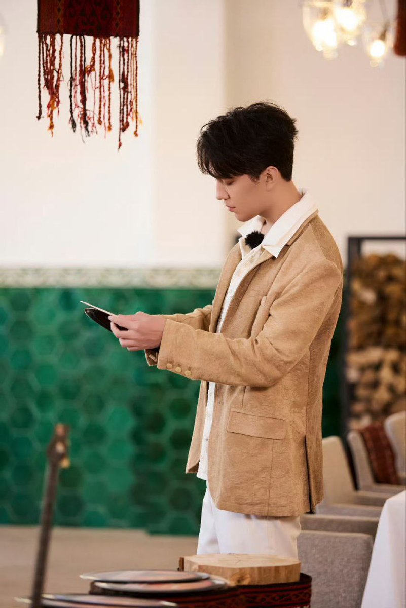 Daididau111's tweet photo. @Lnda1904 DIE REISE DER MANDOLINE, von Neapel zum Ykhlas-Museum in Almaty 🤩
WELCOME TO KAZAKHSTAN 
Dimash Qudaibergen 
#VoiceBeyondHorizon https://t.co/HBDbZ2qCEI