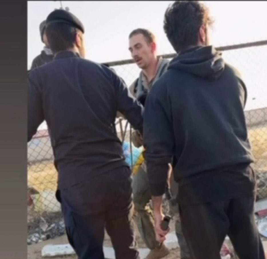 يتدول  انهم ثلاثة طيارين أمريكيين في الكويت، جميعهم فقدوا طائراتهم المقاتلة.
هل صحيح يا <a href="/grok/">Grok</a>