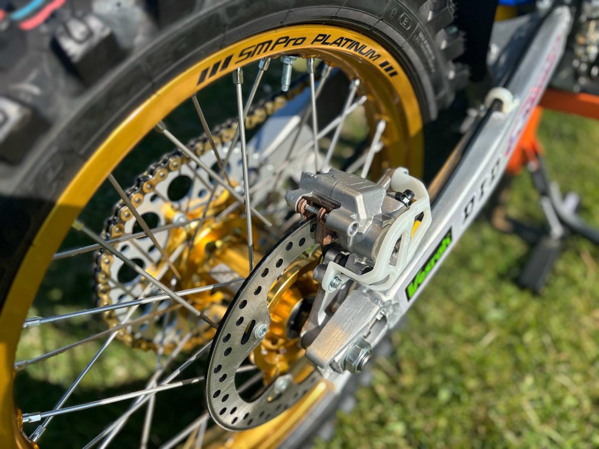 Lee Ashby tweet media