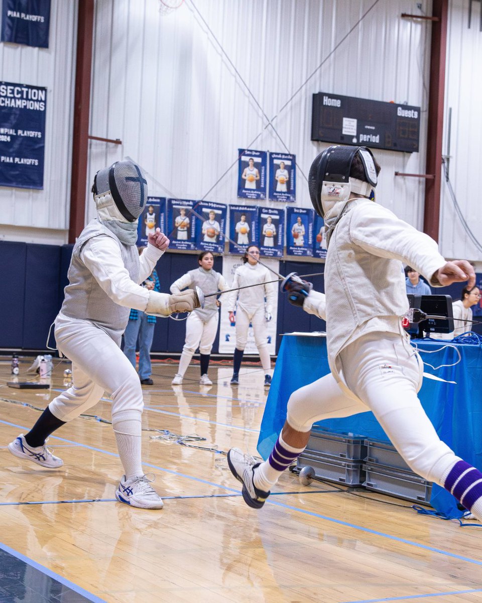 AquinasAcademy_'s tweet photo. Our fencing team celebrated their seniors while hosting a match with several schools in attendance. Congratulations to our senior fencers for outstanding careers in their time at Aquinas!
#AquinasAthletes #SeniorNight #AquinasHighSchool #GoCrusaders https://t.co/D6d4qNc996