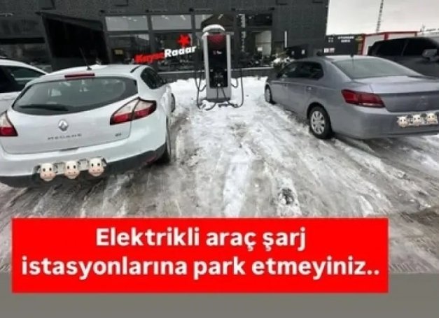 jjokerr2016's tweet photo. @TC_icisleri @TrafikEgm yeni trafik kanunu harika, öncelikle tebrik ederim. Malesef biz böyle bir milletiz, kuraldan anlamayız. Ama daha dün başıma geldi, görseldeki sorunu yaşadım ve trafik ekibi kanunda duruma müdahale edebileceği madde olmadığını söyleyerek gitti, bende aracı şarj edemedim https://t.co/GUAX9L5km9