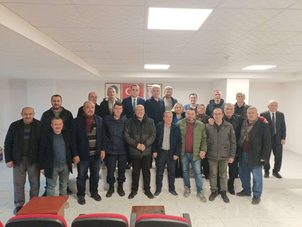 Hutashyk's tweet photo. Başkanımız @drsadiksefer bey Kaymakamımız Ebrar Evsen bey ve İlçe Başkanımız Ramazan ayının 12. İftarında bugün 23 Mahalle Muhtarımız ile iftar sofrasında bir araya geldi.İlçe Kaymakamımız ve Başkanlarımız Muhtarlarımız ile istişare ve görüş alışverişinde bulundu
@aktanitimkonya https://t.co/tyNF6iHrzm