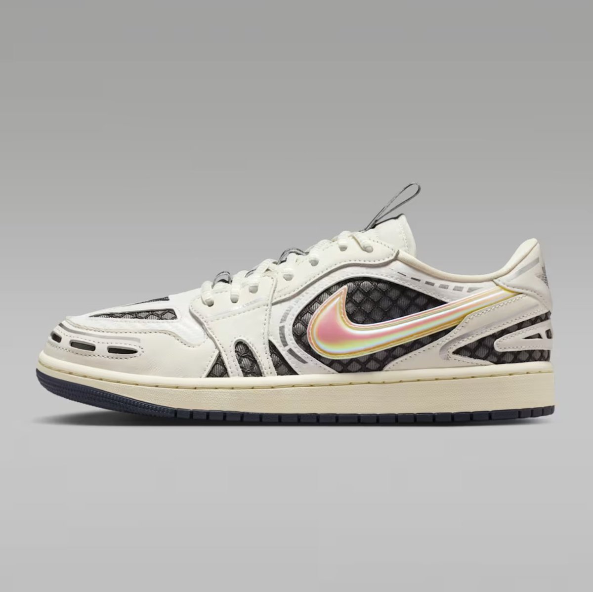 SOLELINKS's tweet photo. Ad: Women's Air Jordan 1 Low Method of Make ‘Sail/Coconut Milk’ on sale for $86.97 + FREE shipping => https://t.co/PpS8mBl9cg https://t.co/niYqrg7y4P