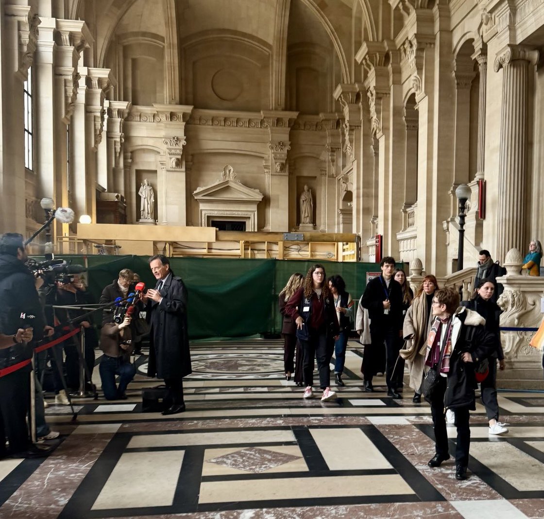 🔴Le procès en appel de l’assassinat de Samuel Paty est enfin terminé. Rien ne nous aura été épargné. Ni les propos incendiaires. Ni les amalgames abjects. Ni les inversions accusatoires qui font rimer défense avec indécence.

Pendant cinq semaines, ils ont craché sur la tombe