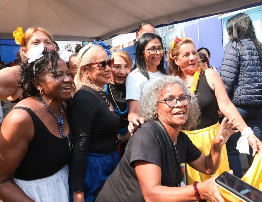 🗣🗣El gobierno venezolano🇻🇪🇻🇪, a través de la presidenta encargada <a href="/delcyrodriguezv/">Delcy Rodríguez</a>, está impulsando la Consulta Popular Nacional 2026, programada para el 8 de marzo, que coincide con el Día Internacional de la Mujer y por ello se resalta el papel de las mujeres venezolanas🇻🇪🇻🇪