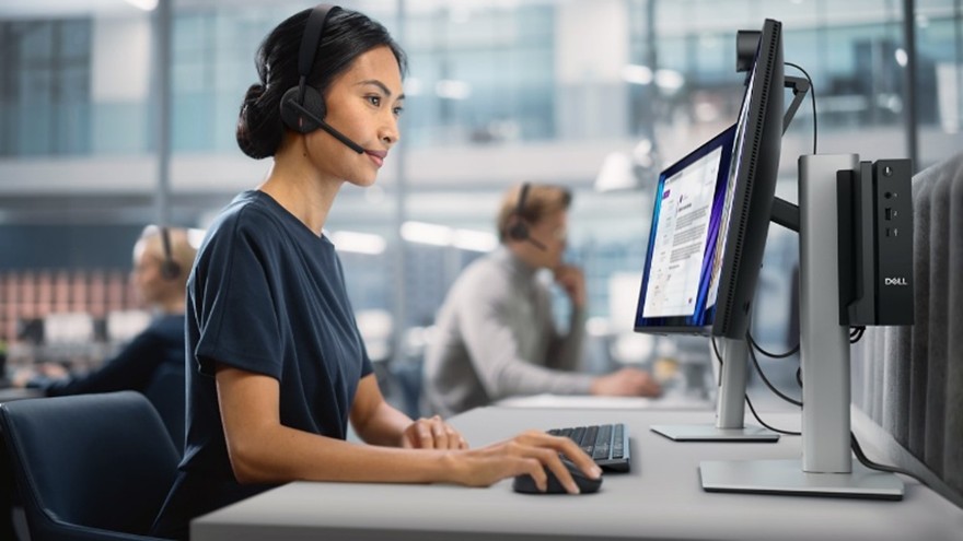 MarkLarsonMN's tweet photo. The upcoming Windows 365 Cloud PC device is such an exciting step forward ☁️💻. Love seeing innovation that simplifies, empowers, and elevates the way we use technology every day. Learn more: https://t.co/4tRHu97VoF #iwork4dell https://t.co/vvspDIVPNy