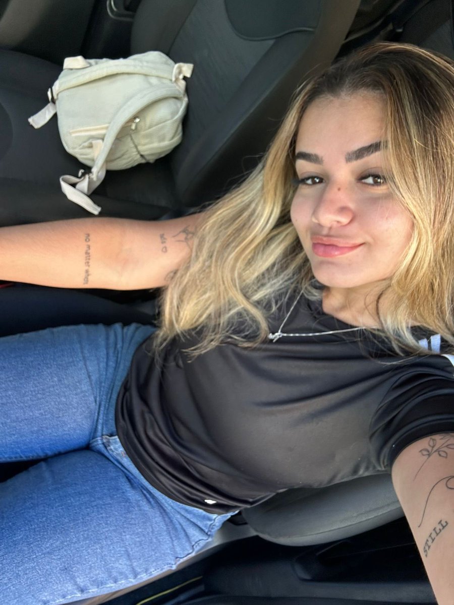 Analu_Feet's tweet photo. Um ótimo dia para drenar capachinhos viciados em pé e chulé 🤭🤣
Você abrir a carteira é inevitável, não irá resistir por muito tempo porquinho.

ON para venda de fotos e vídeos dos pés
Meias usadas 
E humilhação 

#packdope #findom #dommes https://t.co/G9kYBv3XSm