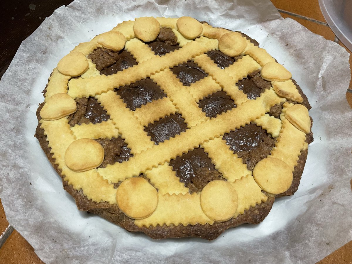 incucinacongina's tweet photo. Crostata bicolor con crema alla nocciola …golosissima 😋#chef #crostata #cake #torta #dolce #biscotto #cremadinocciola #Cooking #cucinadicasa #CuocaADomicilio https://t.co/5jfR42giLv