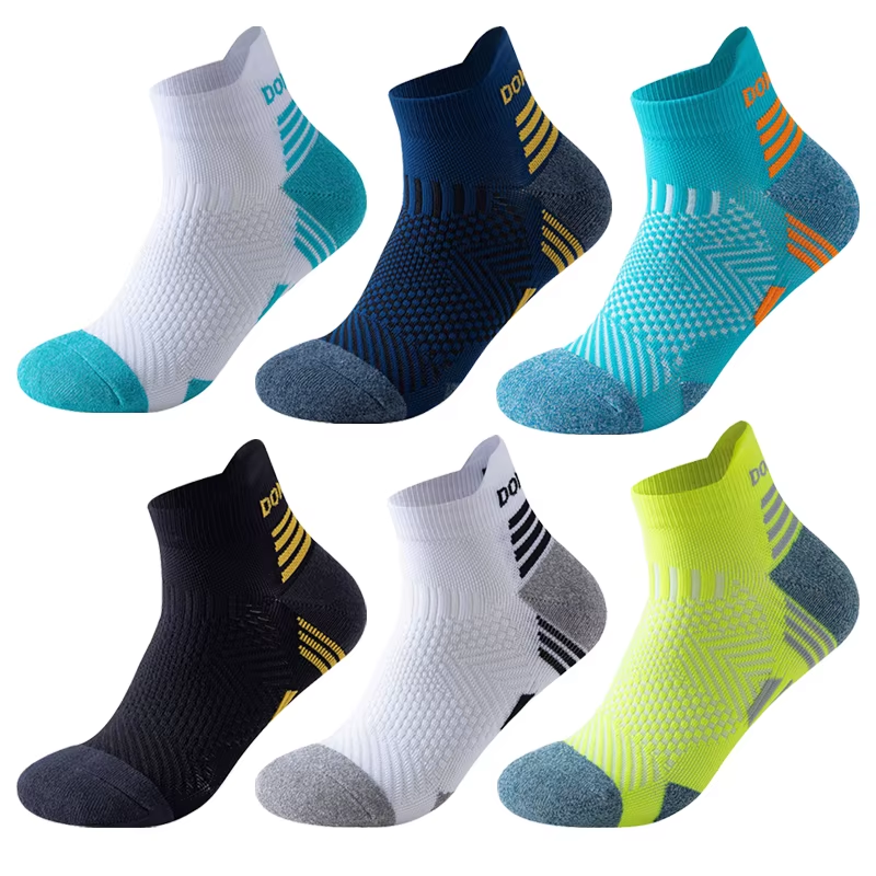 essentialsfit's tweet photo. Keep your feet feeling great mile after mile with cushioned marathon running socks!  Designed with extra padding in key areas to absorb impact and reduce fatigue.
#RunComfort #CushionedSocks #MarathonTraining #runhappyteam

https://t.co/L1LvZhivz9 https://t.co/vjPgALOdpi