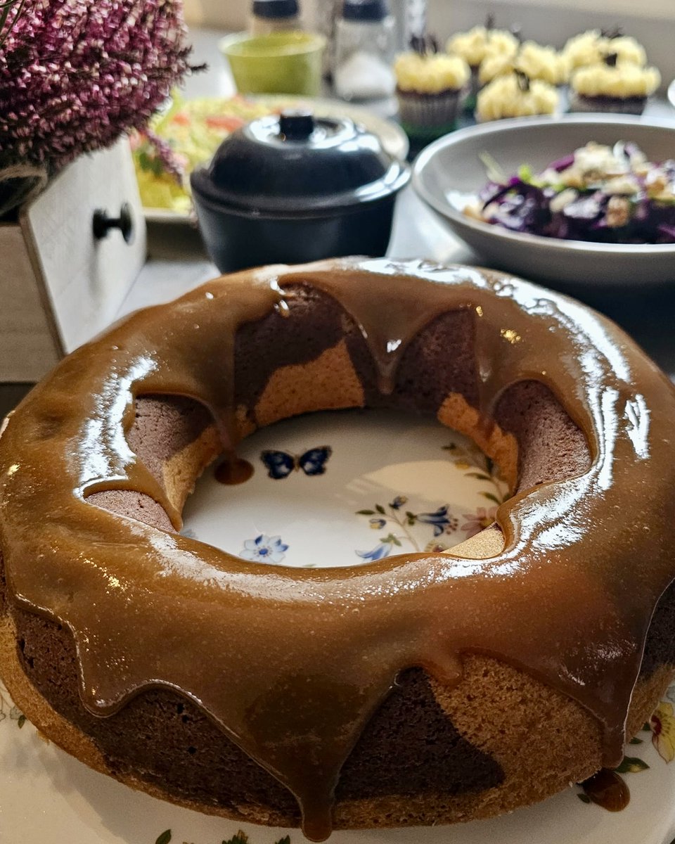 Cfulvio's tweet photo. A little sneak peek of my upcoming recipes in the @rteguide ✨

Think beautiful Mother’s Day baking delights, St. Patrick’s Day favourites, and of course some truly irresistible Easter baking treats 🧁🍀🐣

Keep an eye out for every new issue and don’t miss a recipe!

#RTEGuide https://t.co/HoiH4CjwUa
