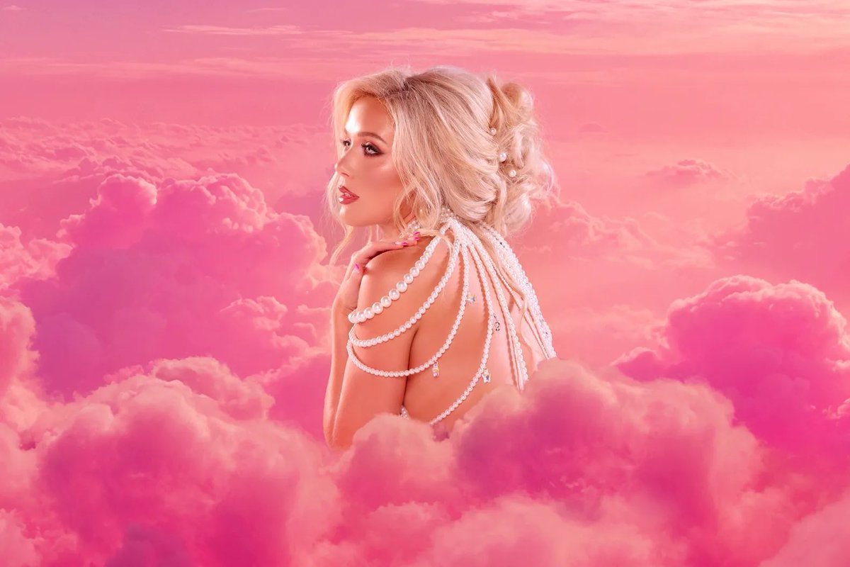 ‘Cloud 9’ by Megan Moroney debuts at #1 on the Billboard 200 with 147k units. 

It becomes her first #1 album.